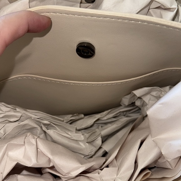 NEW Betsey Johnson Skull Tote Handbag - Picture 6 of 13